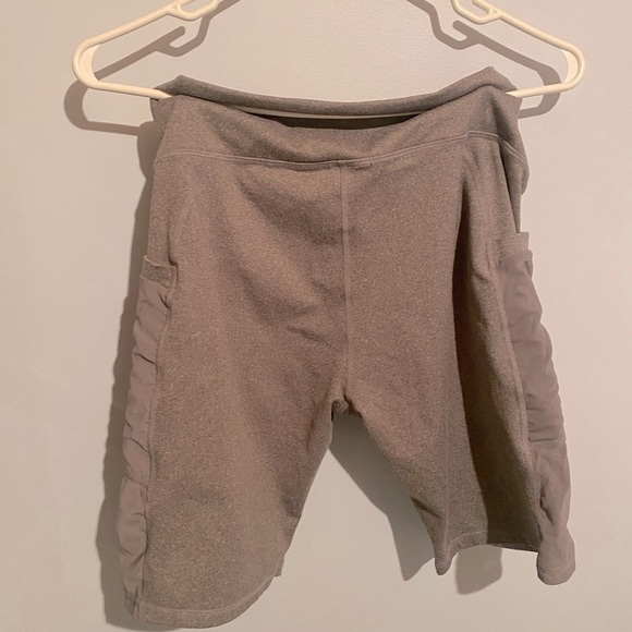 Fabletics short  grey M - Picture 2 of 5